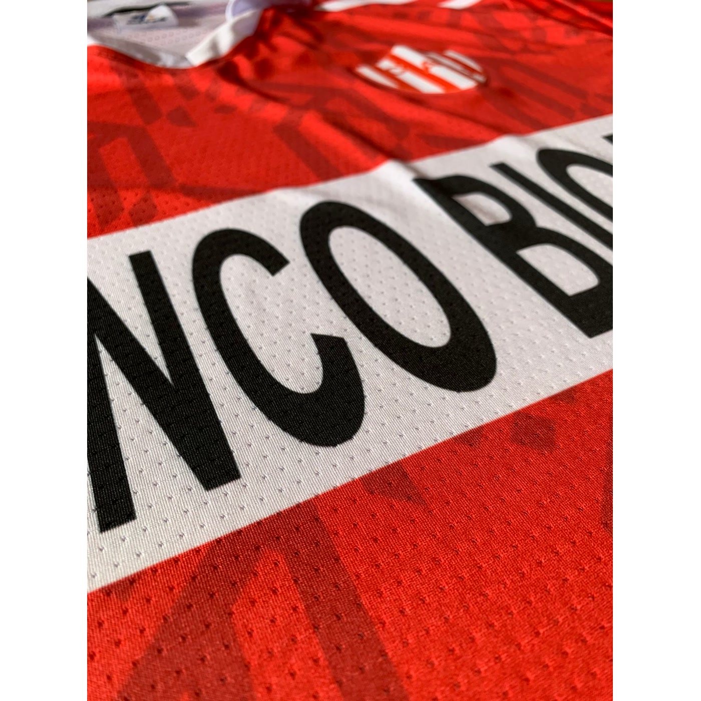 Detalle camiseta Retro Unión de Santa Fe 1992-93 Banco Bica