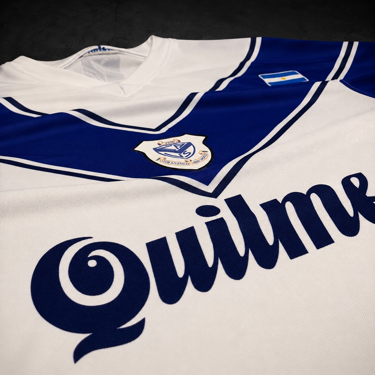Camiseta Retro Velez Sarsfield 98-99 foto real mejorada