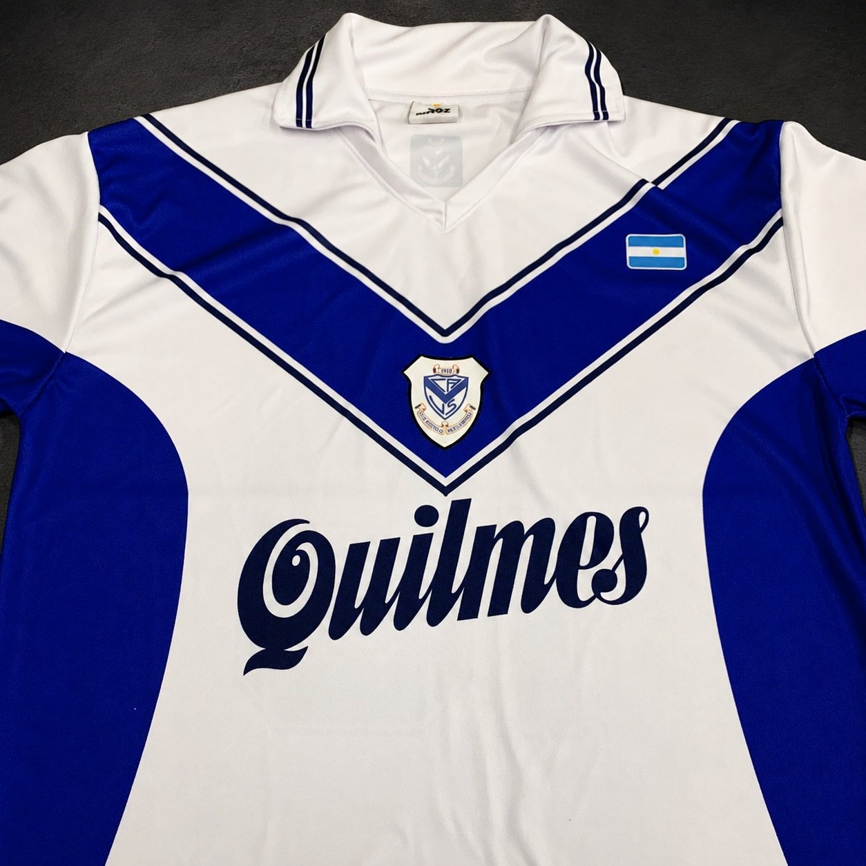 Camiseta Retro Velez Sarsfield 98-99 foto real mejorada