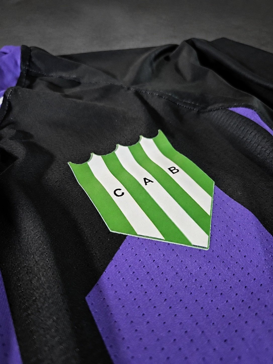 Camiseta Retro Alternativa Banfield 1997-98 foto real