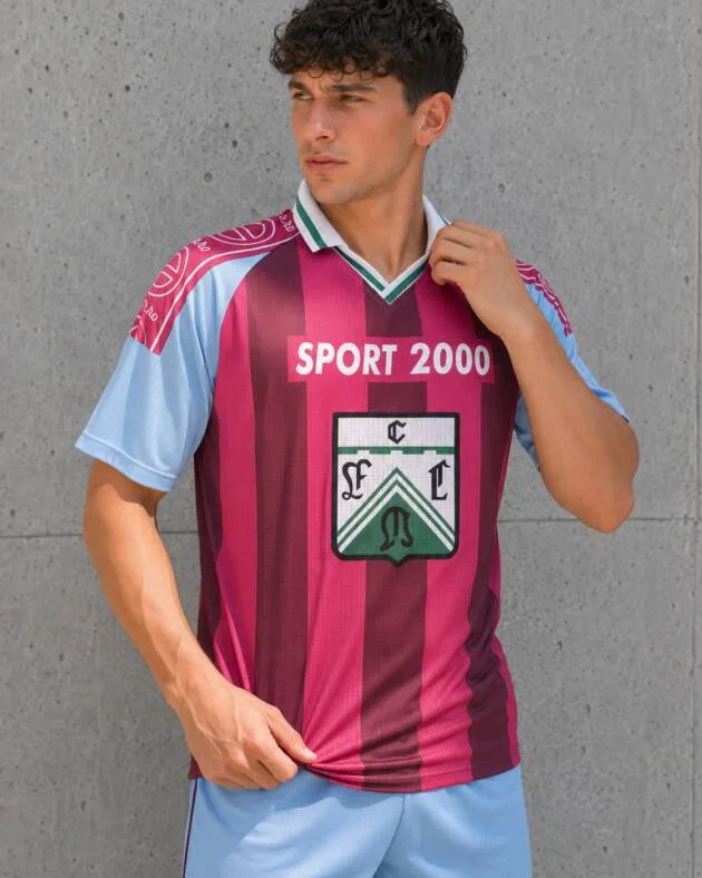 Camiseta alternativa Ferro Carril Oeste 2000-01 detalle