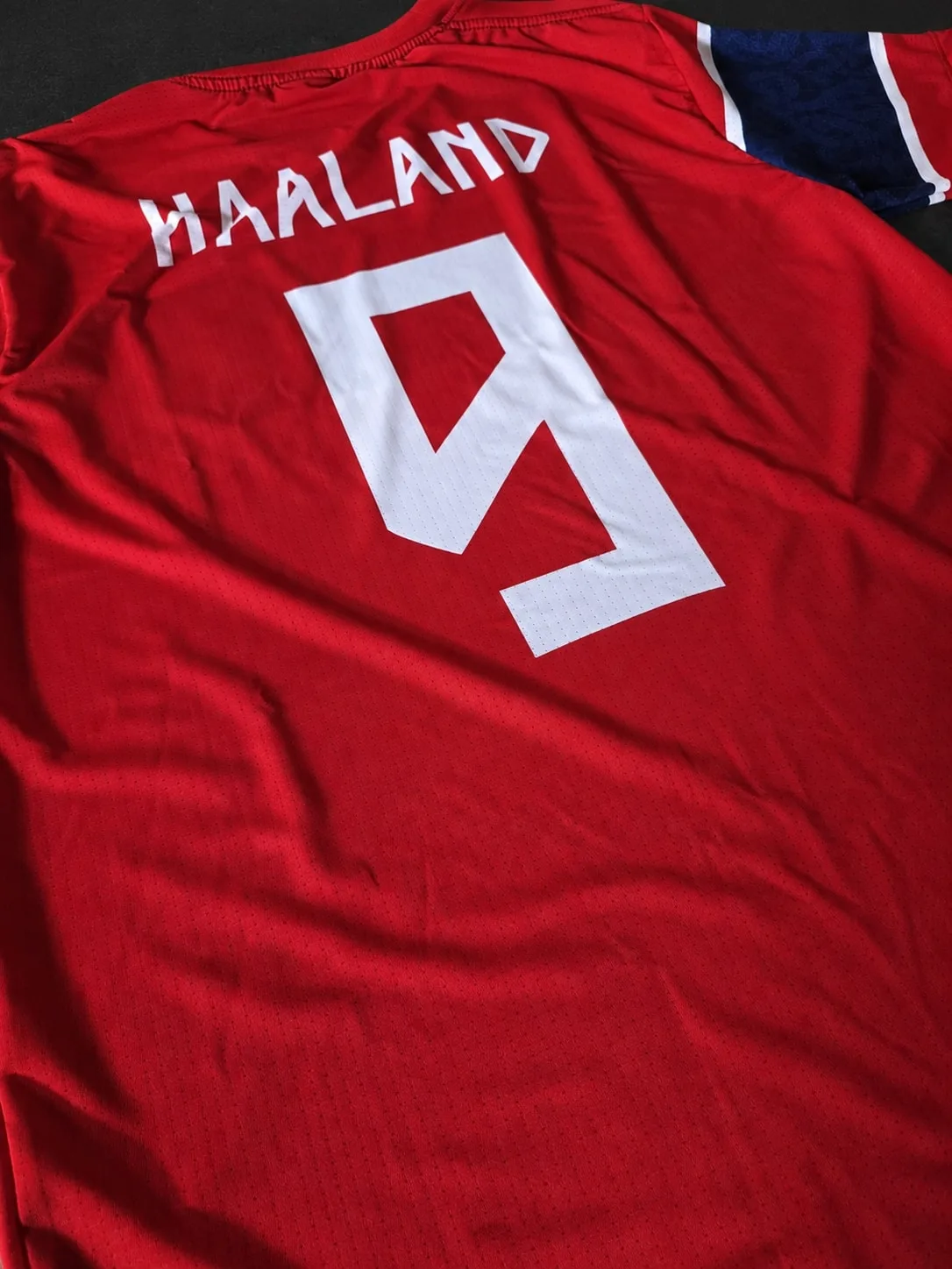 Camiseta Titular Noruega 2026 foto real dorso Haaland 9