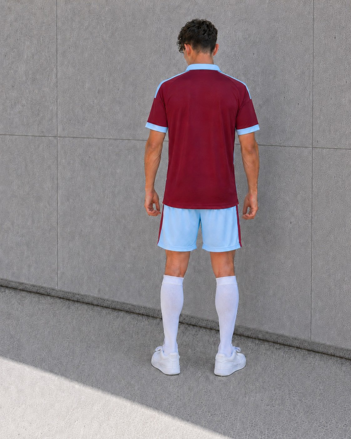 Camiseta Titular Aston Villa 2026-27 dorso con solapa celeste