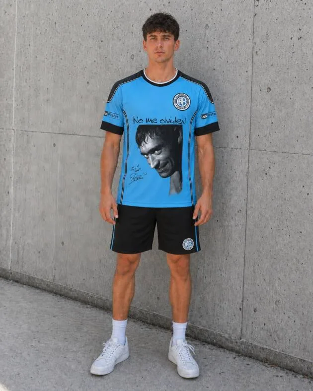 Camiseta Belgrano homenaje a Rodrigo 2001