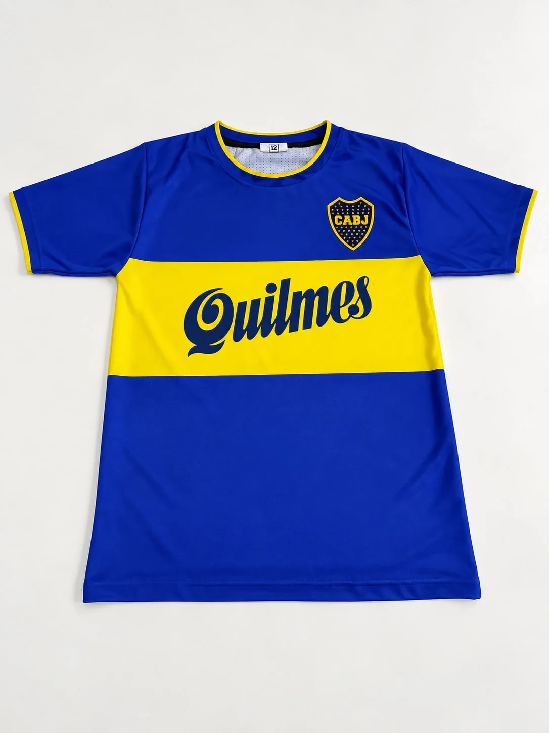 Boca Juniors 2000-01, foto real adaptada con ribetes amarillos y dorso sin personalización